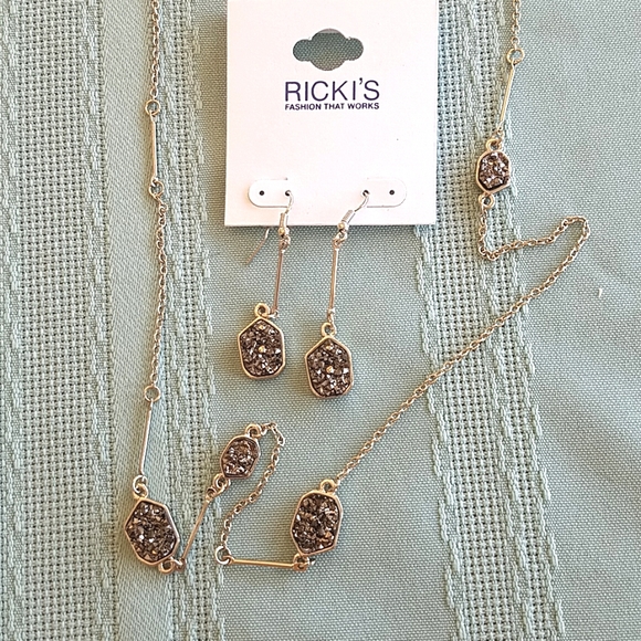 Ricki's Gray Druzy Necklace and Earring set NWT - Picture 1 of 5